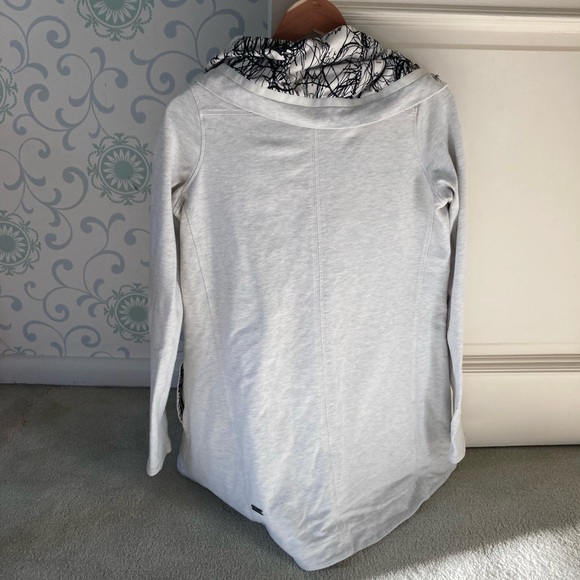 Lululemon savasana method wrap ghost nesting bird jacket size 6 - Picture 2 of 10